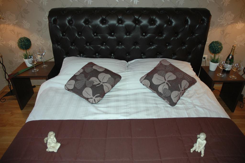 Guest House Maja Novi Sad Rum bild