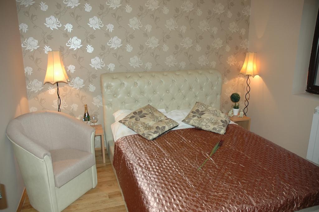 Guest House Maja Novi Sad Rum bild