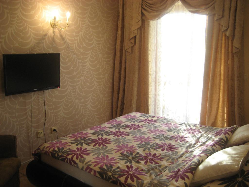 Guest House Maja Novi Sad Exteriör bild