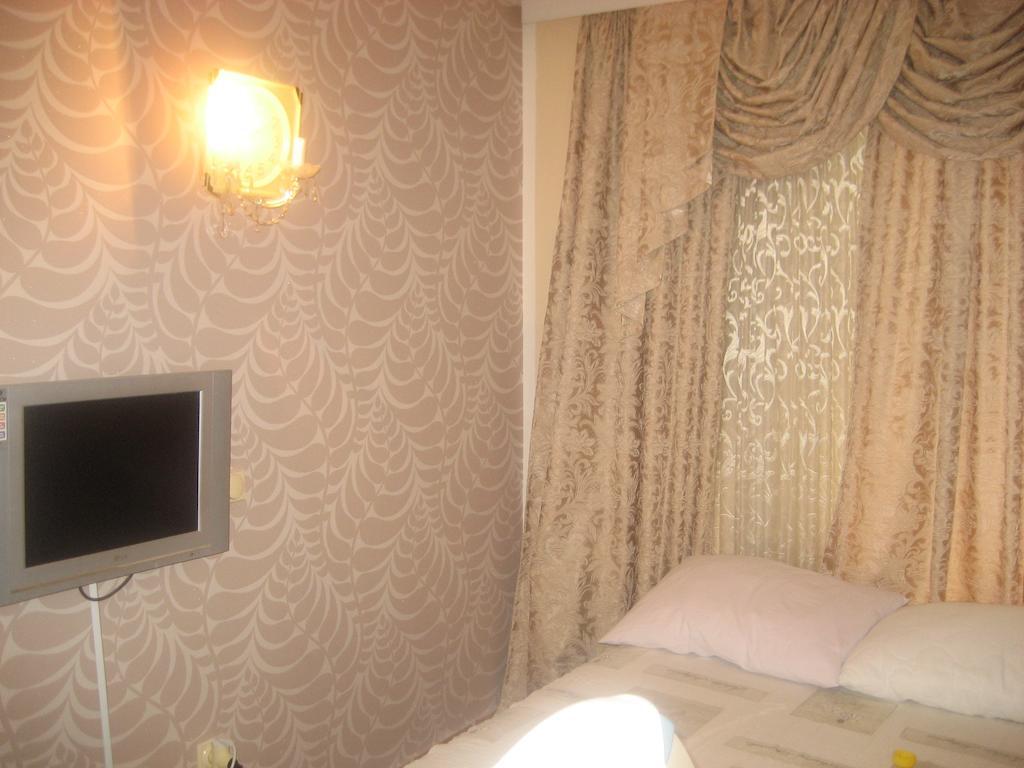 Guest House Maja Novi Sad Exteriör bild
