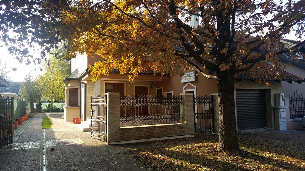 Guest House Maja Novi Sad Exteriör bild