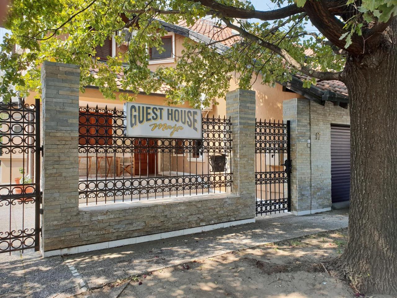 Guest House Maja Novi Sad Exteriör bild